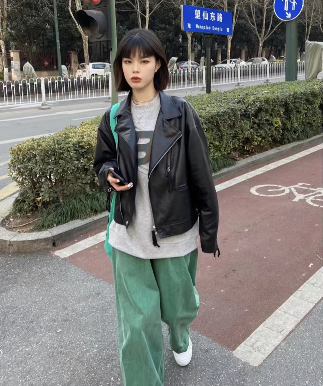 皮衣怎么搭配衣服女秋冬,2020洋气套装皮衣