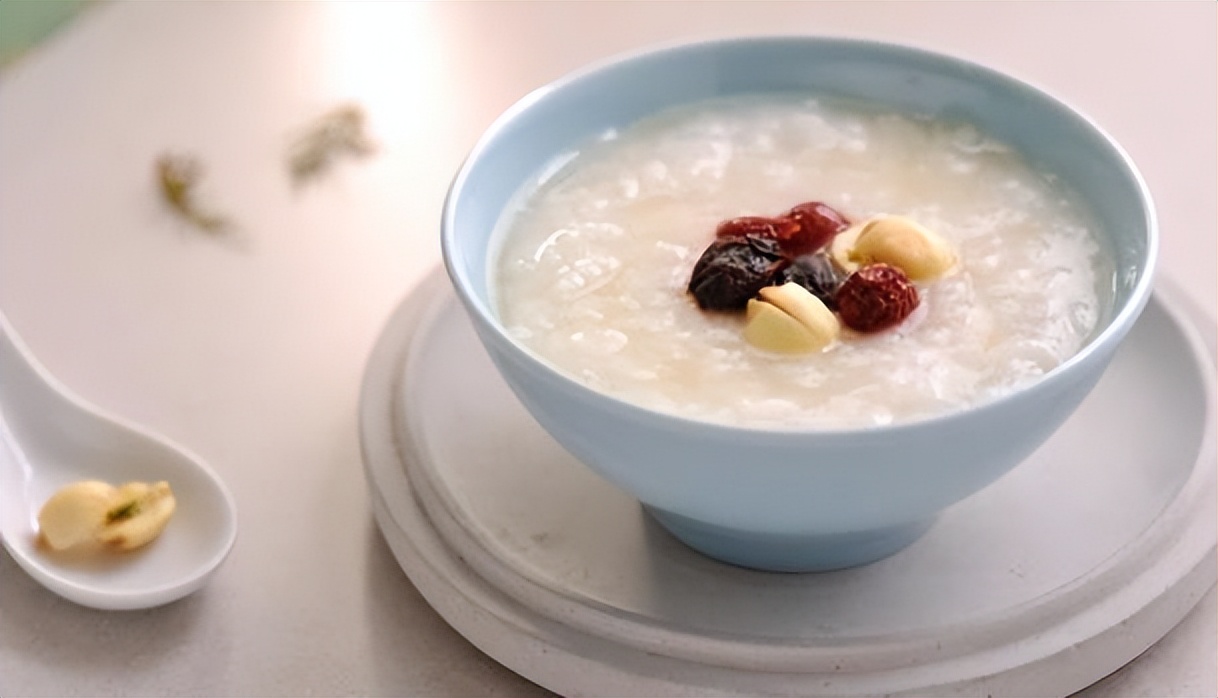 养生药膳桂圆茶安神助眠益气,桂圆枸杞茶能安神入睡吗