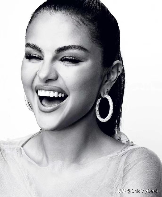 赛琳娜戈麦斯官宣新恋情,赛琳娜戈麦斯精致打扮出席