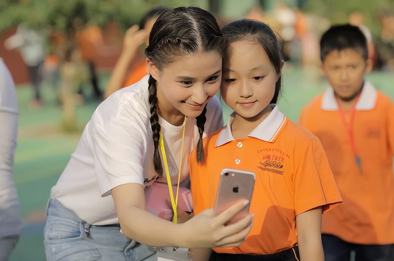 何超莲赌王最美千金,吴克群评价何超莲视频