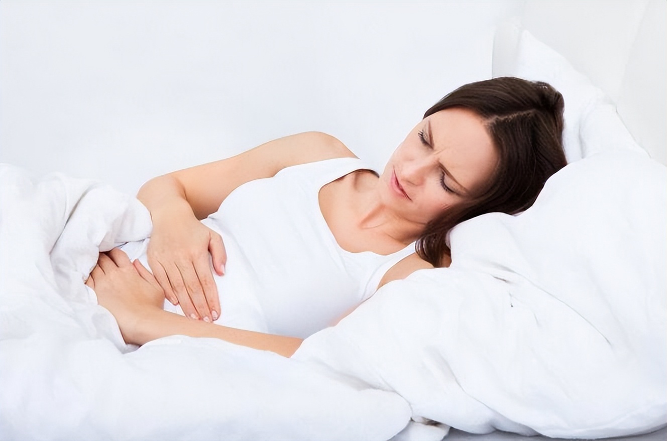 例假结束第三天有褐色分泌物43岁,51岁月经结束后有少量褐色分泌物