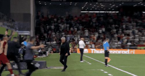 穆里尼奥的魔力，源自大家庭的胜利，成就夺冠的传奇