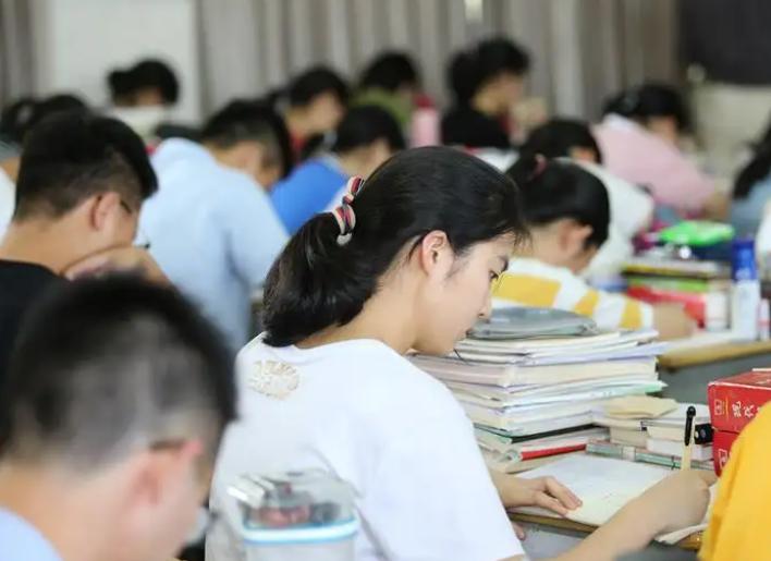 读书改变命运励志照亮人生,读书改变命运刻苦成就事业