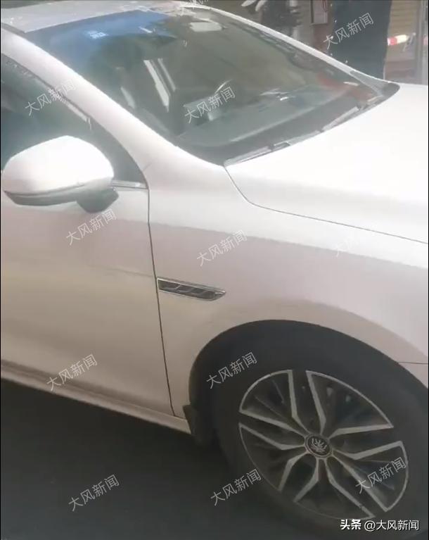 “春节要收24530元停车费”？厦门一小区物业回应：去年7月或因跟车出去累计计费至今，只收8元没收那么多