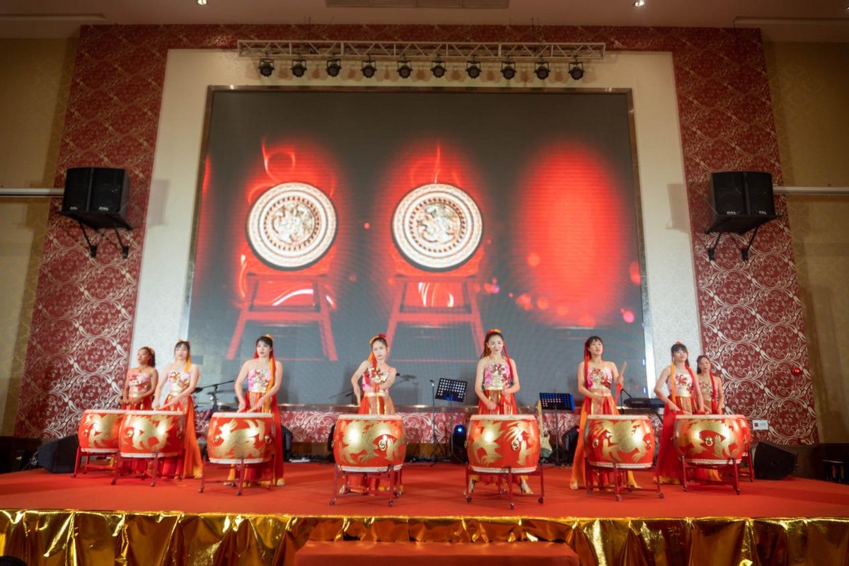 凝心聚力奋楫扬帆年会,凝心聚力再创辉煌团年晚宴