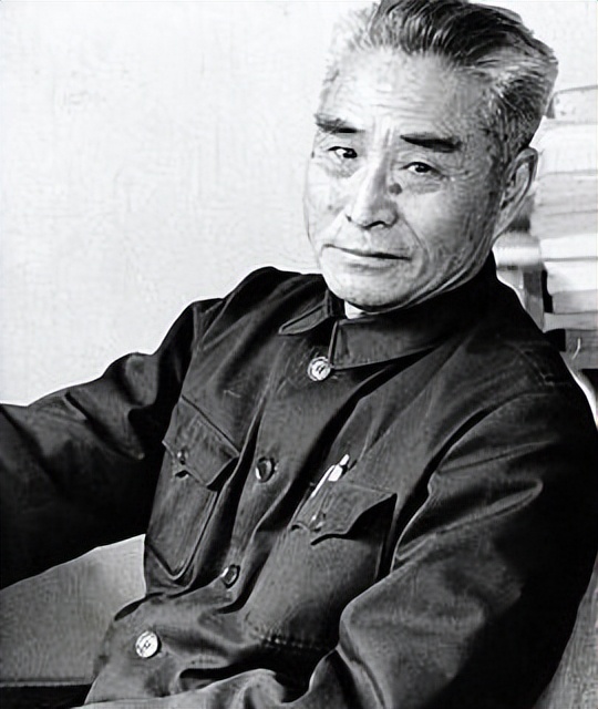 黄维被释放后的生活,黄维出狱后晚年的生活过得如何