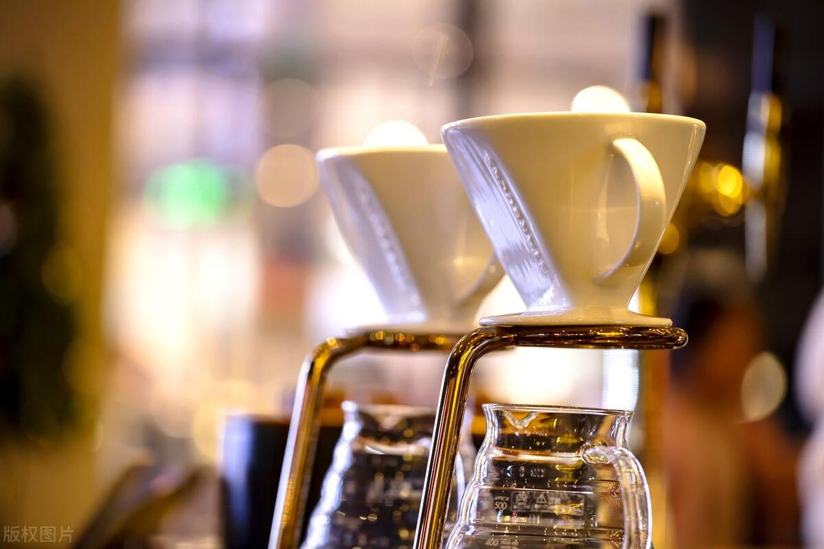 夏天一杯冷萃咖啡还是很惬意的,1分钟制作冷萃冰咖啡教程