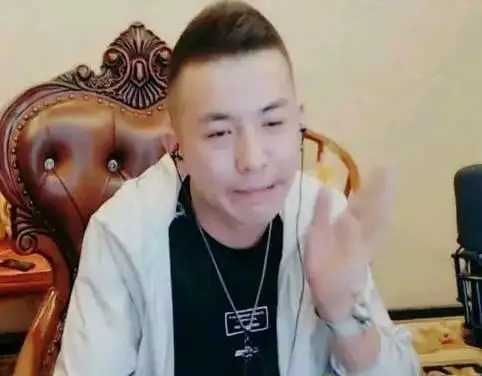 舞帝利哥和舞帝赵本六什么关系,网红舞帝利哥赵本六