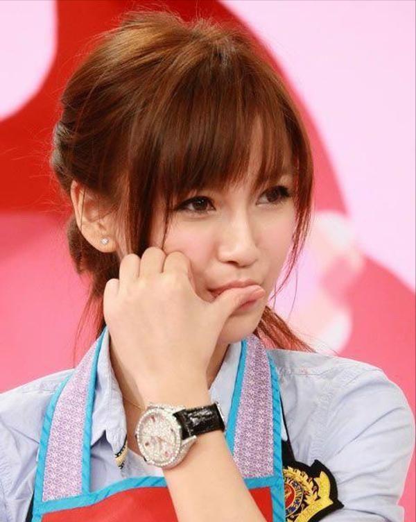 angelababy瘦的让人心疼,angelababy王牌对王牌旗袍片段