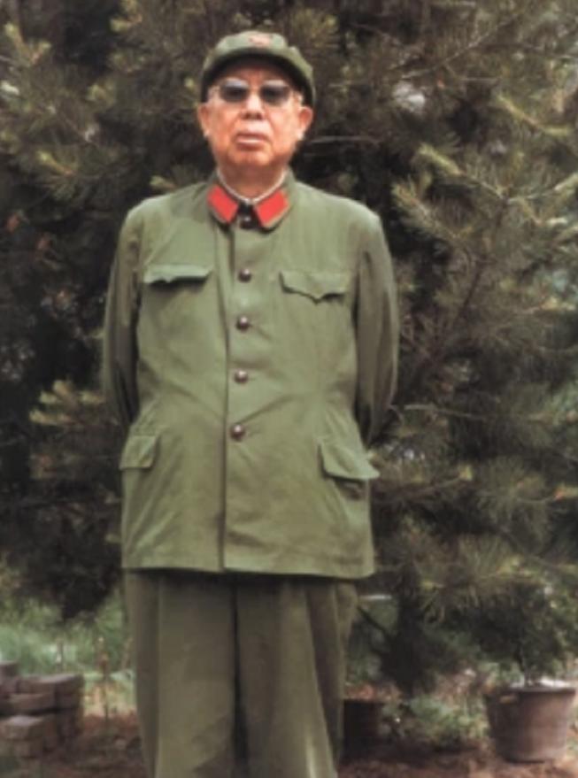 1983年,王平向中央提出退休请求,*小平邓**拒绝:现在还不到时机