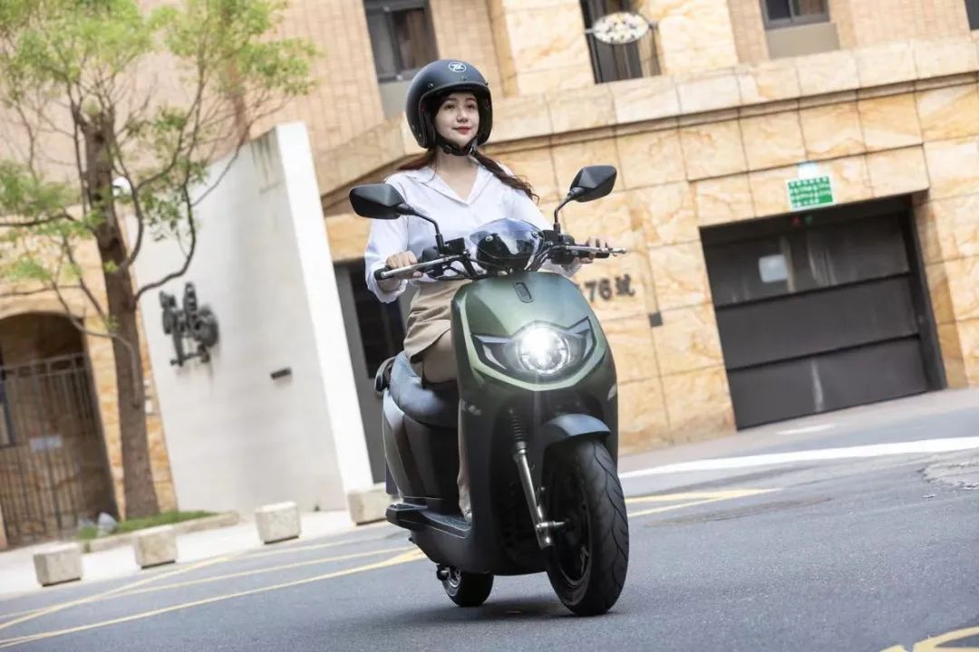有颜更好玩！看看这几款风靡台湾省的电动两轮女性车款