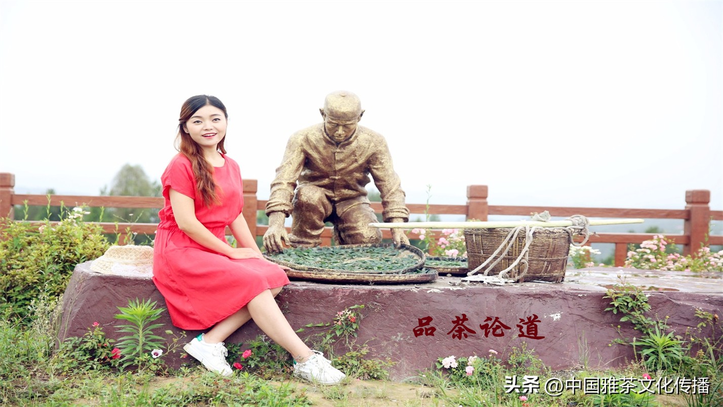 世事浮华岁月喧嚣,岁月如歌谁与共浮华若梦