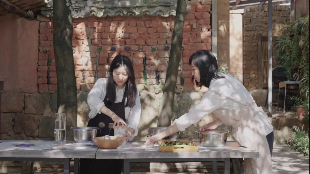 裸辞女教师云南,辞职女教师隐居山村多年