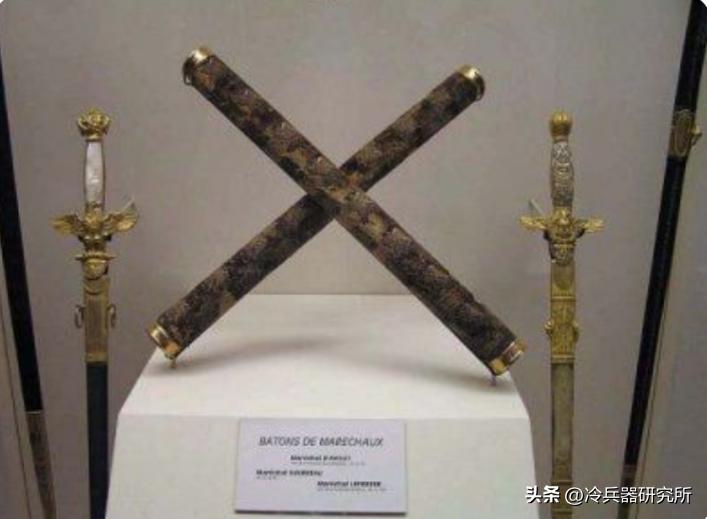 一柄手杖为何成士兵的终极梦想和励志鸡汤？详解法国元帅权杖史