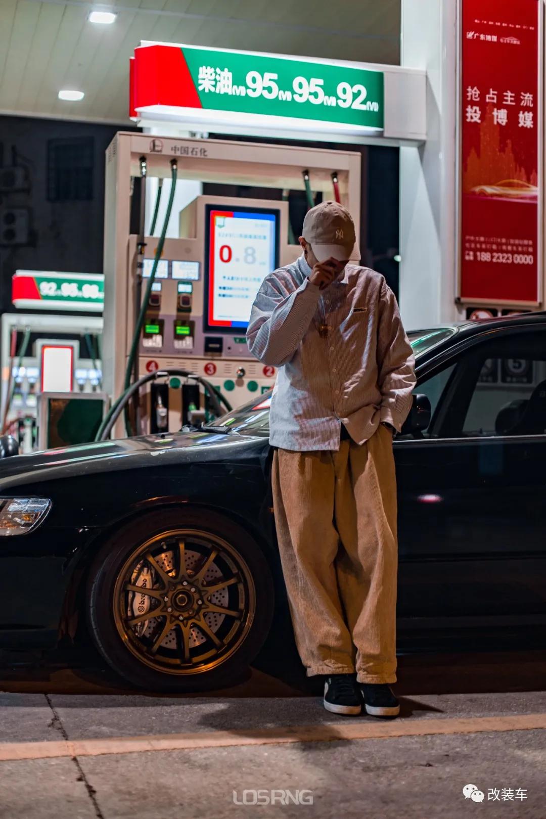 99年小伙的竞技风雅阁,被“美式截停”后也阻挡不了他继续玩车