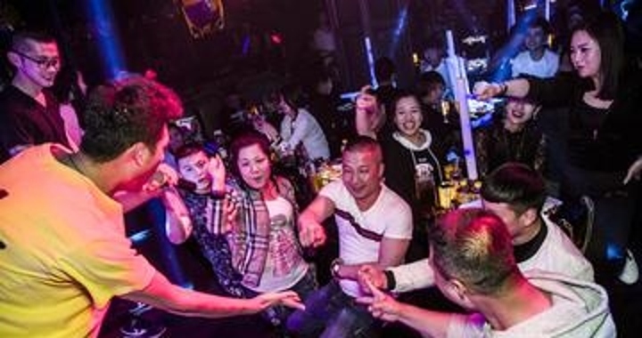 酒吧真实的生活写照,酒吧夜店的生活方式