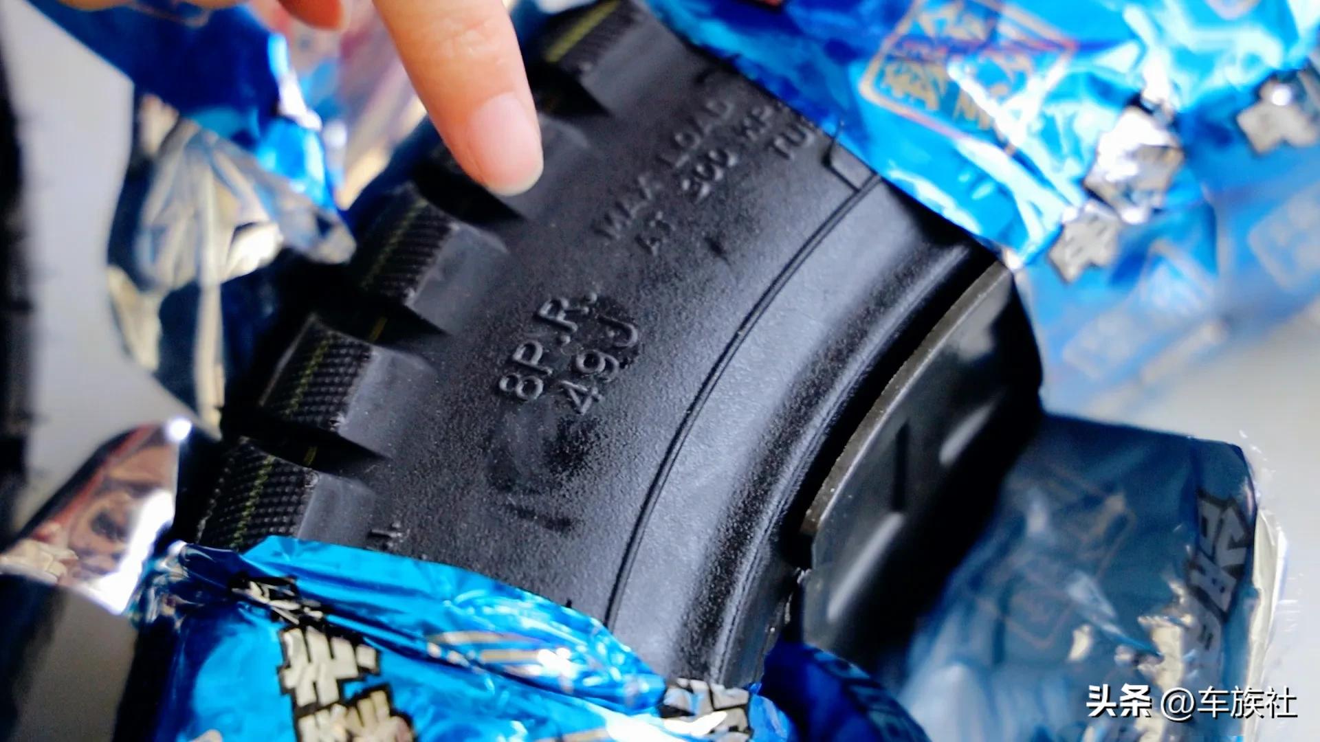 摩托车轮胎野外漏气修补,车轮胎嘴子漏气怎么修补