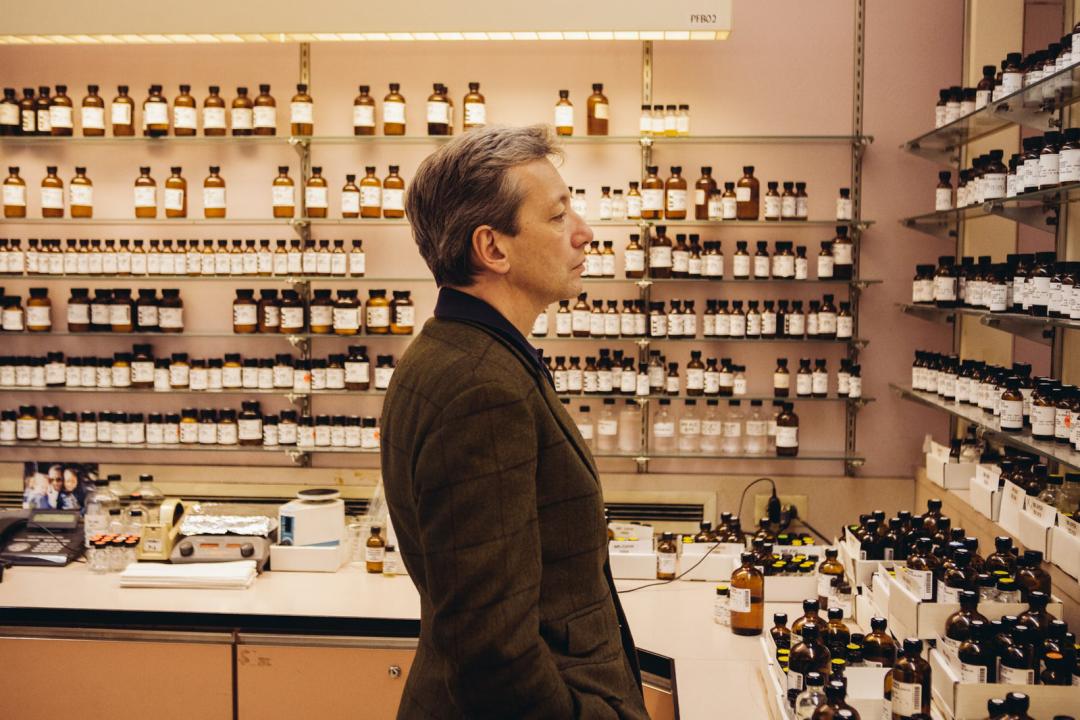 小*香众**水在中国，又美好又残酷