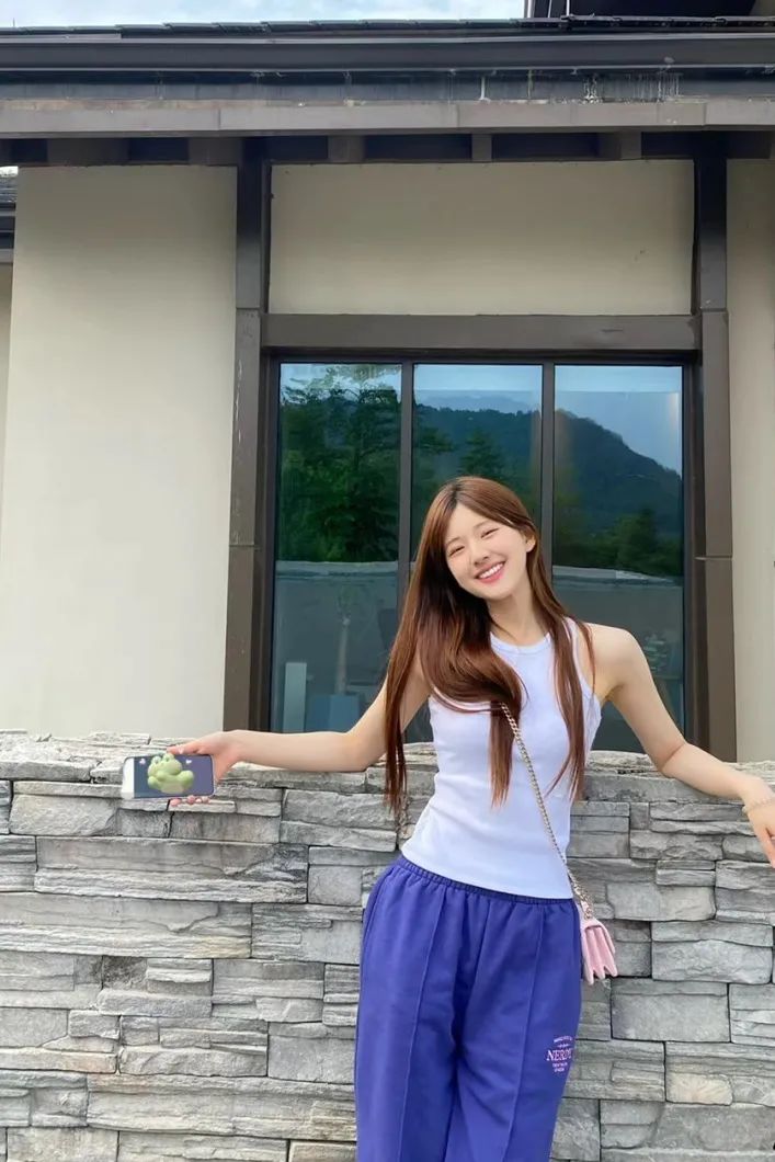 2023年四月旅游穿搭,四月穿衣笔记浪漫春日的十套穿搭