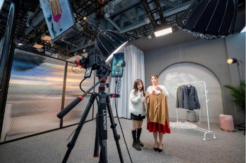 松下电影感直播间与新电商直播解决方案