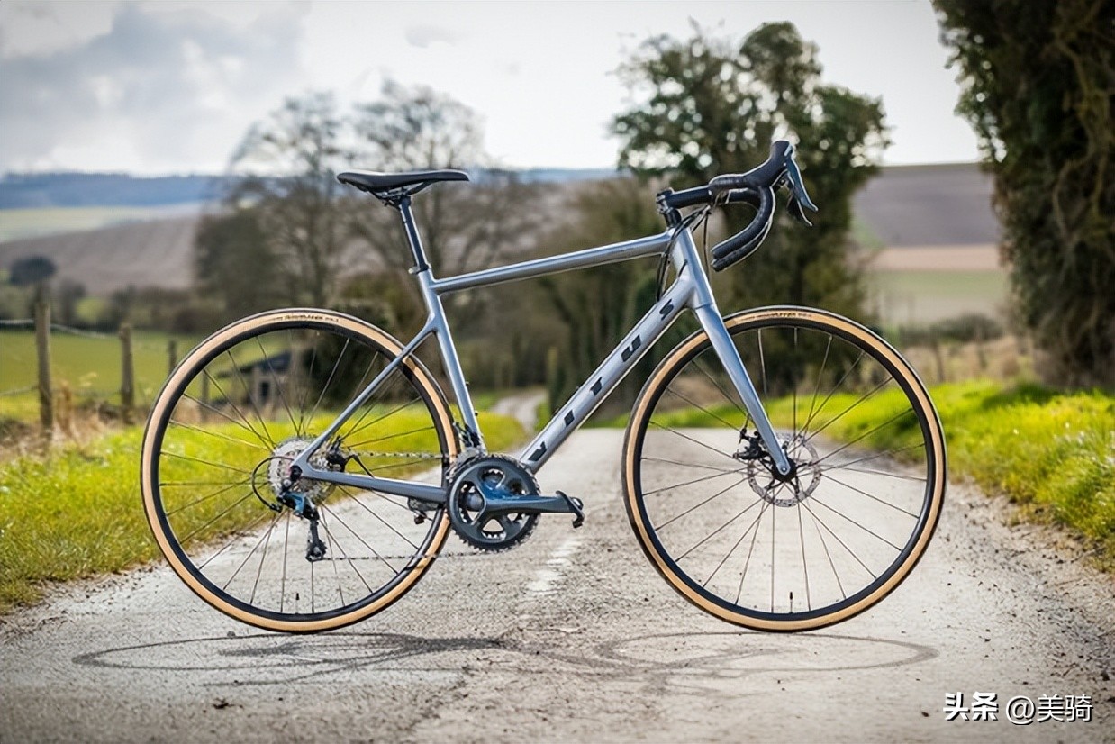 外媒评测2021年最佳公路车,最具有性价比的入门公路车