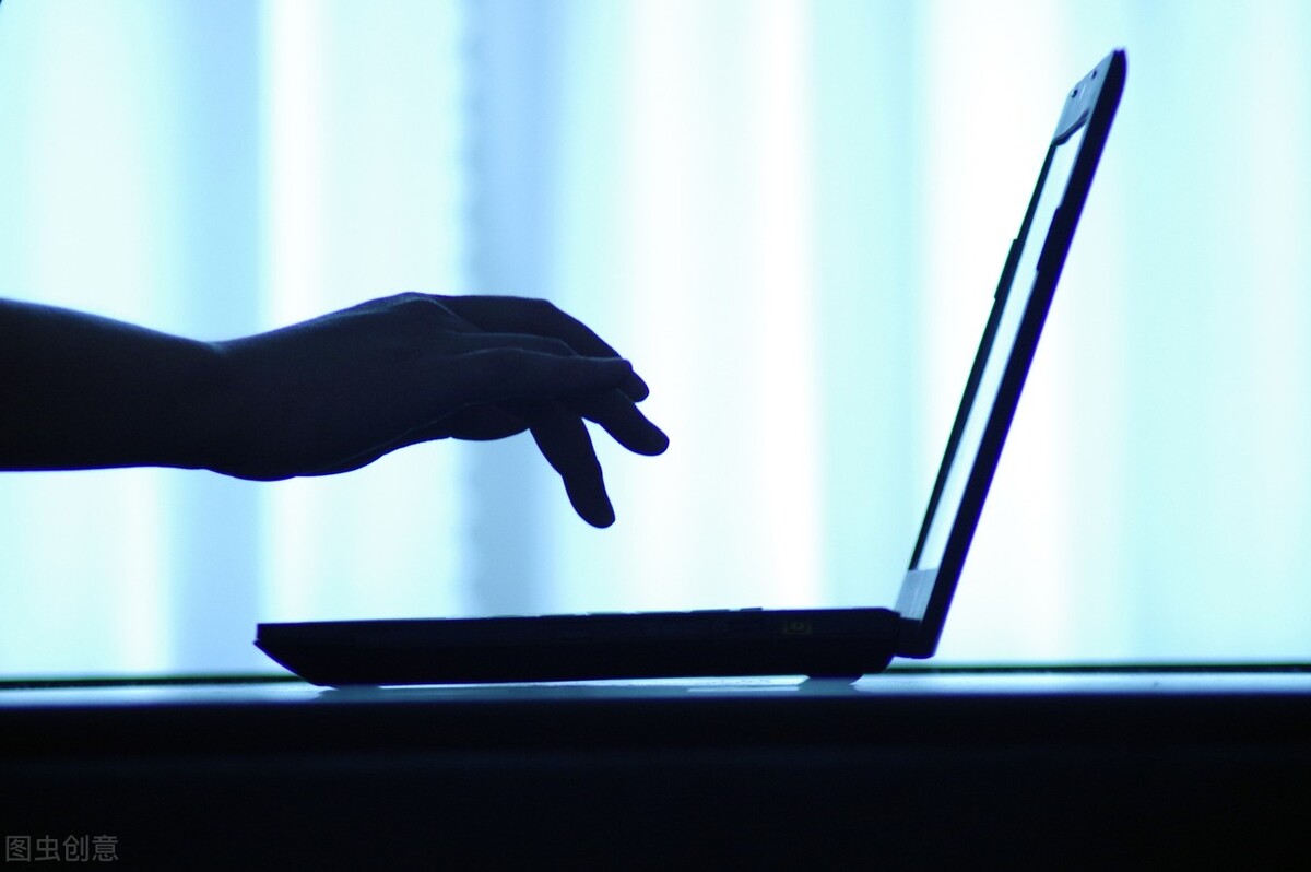 自学编程搭建彩票网站,湖南小伙发现彩票诀窍一年狂80亿