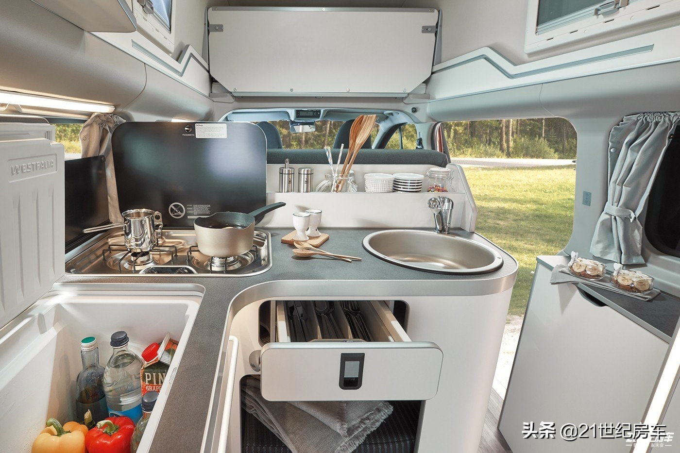 5座布局的福特低顶房车,2020款福特f550地球漫步者房车