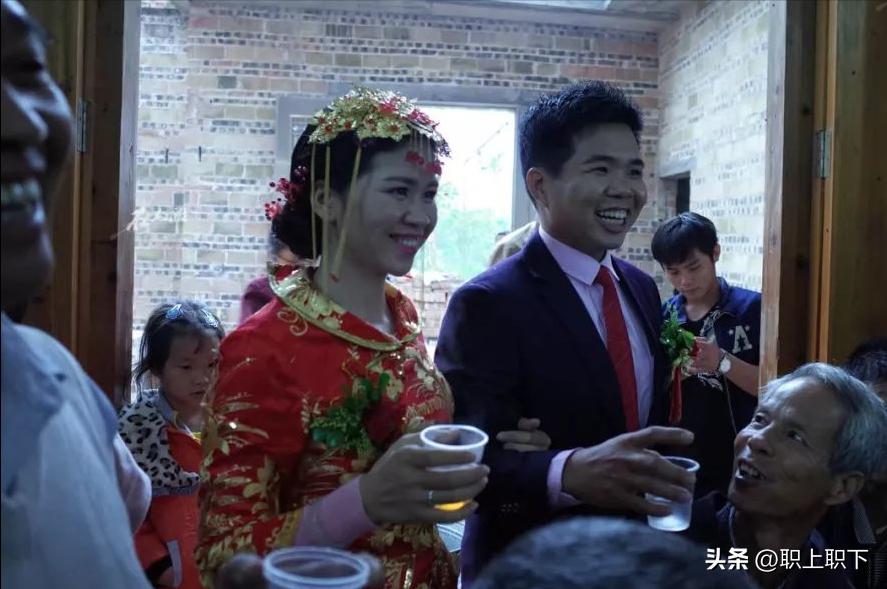 农村娶媳妇必须经历的关卡,城里打工媳妇回娘家