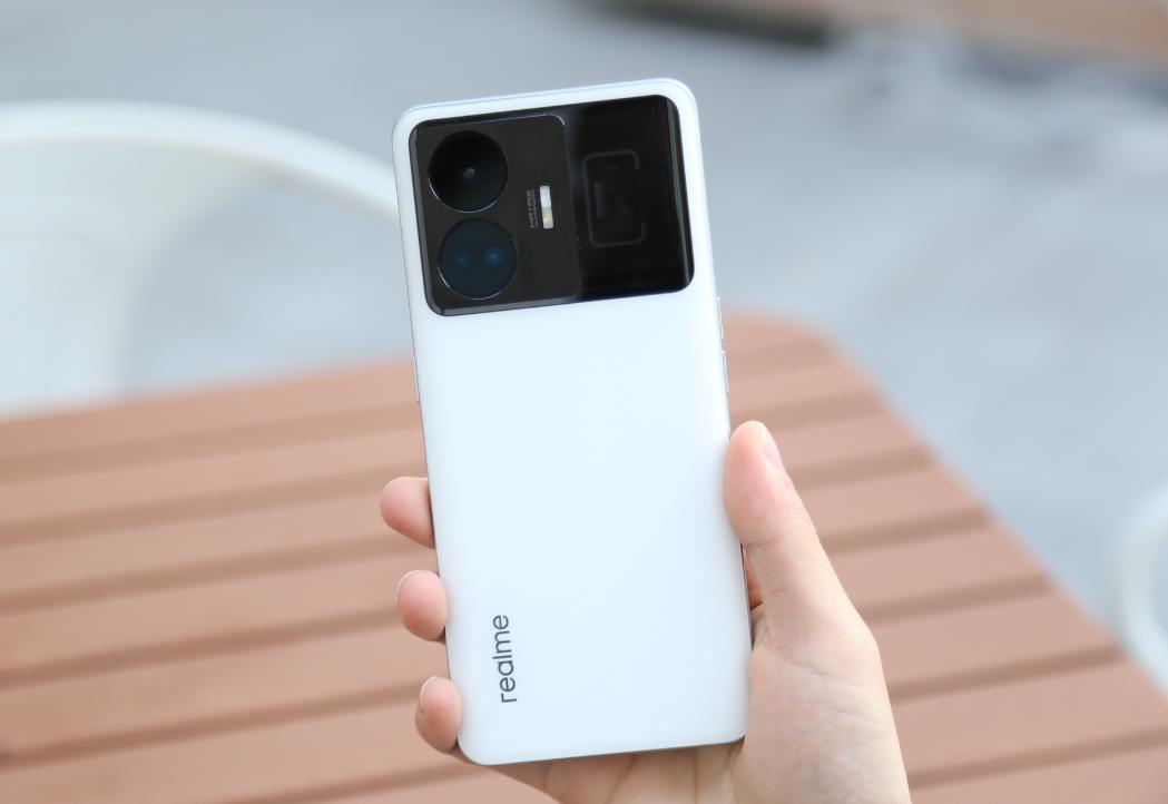 手机就买性能强的,这4款高性能还有低功耗,一部手机用五年以上