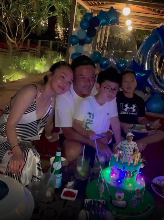 范文芳晒游艇出海度假,范文芳游艇照