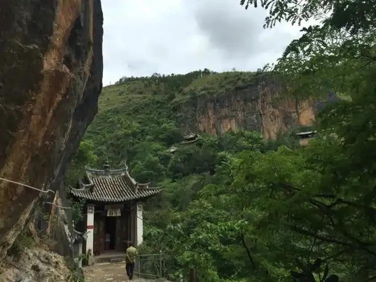 大理弥渡县天生桥风景,大理弥渡天生桥