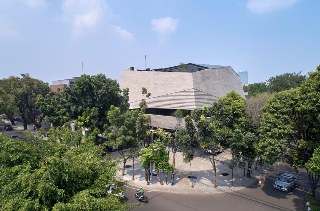 可弯曲的柔性岩板:比天然石材更轻薄,比超薄石材更多样