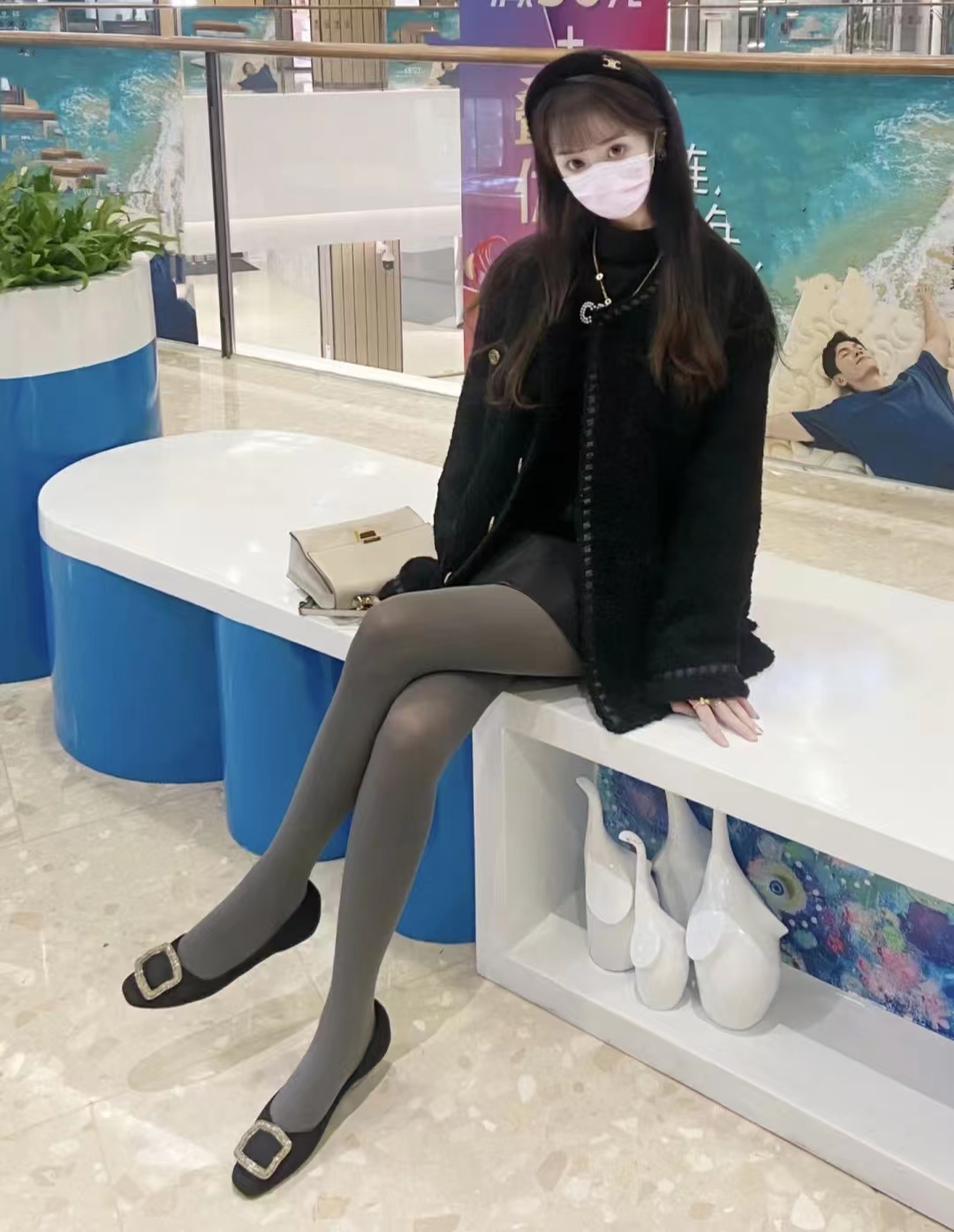 黑色搭配什么颜色很高级,黑色搭配什么颜色会显得比较高级