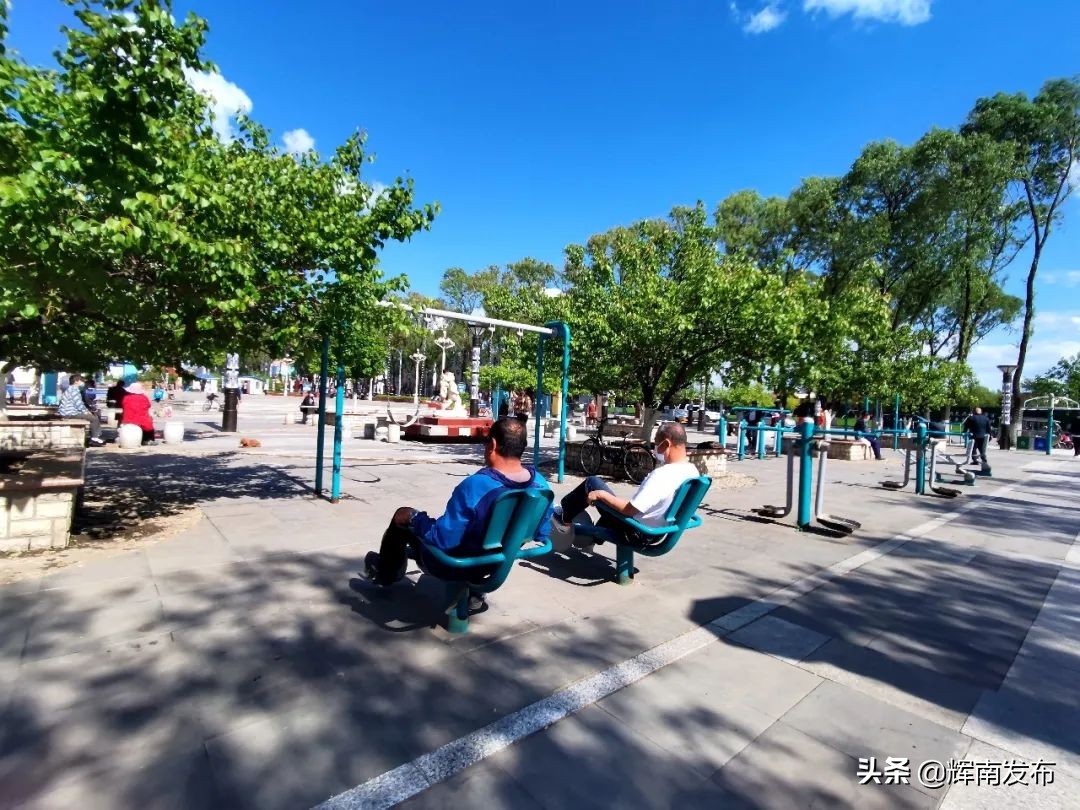 折叠式家用乒乓球桌健身器材,金属底座乒乓球健身器材