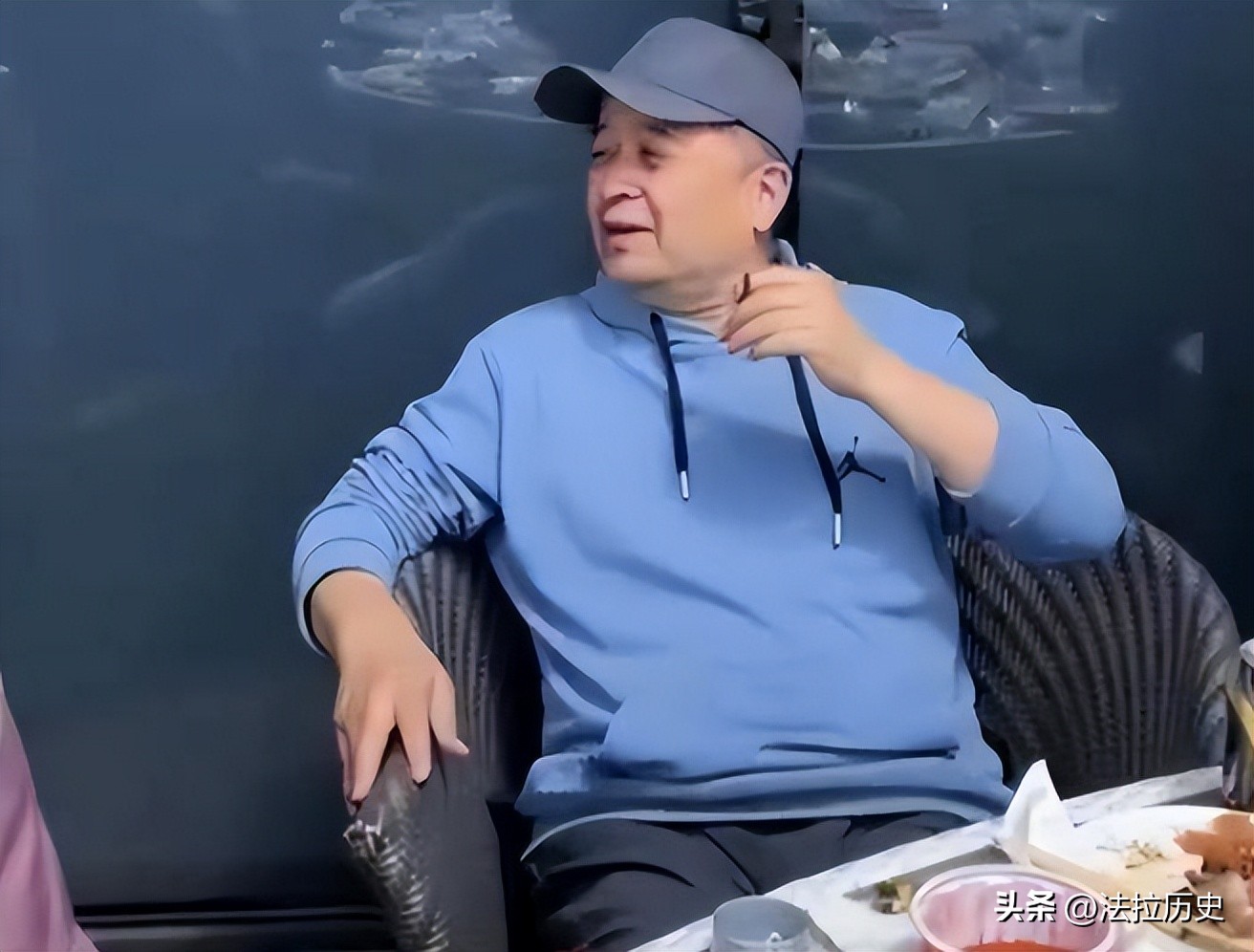 64岁毕福剑近况曝光，因管不住嘴遭封杀，现成网红“工具人”？