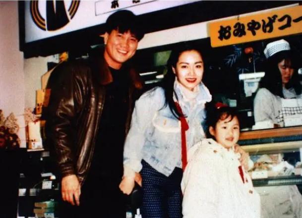 万梓良前妻恬妞与恬妮关系,恬妮和万梓良生有孩子吗