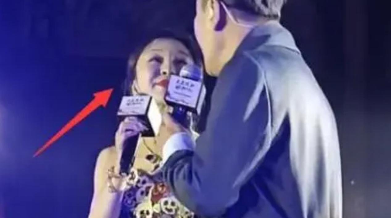 寮犱俊鍝插彴涓婅瀵屽﹩寮鸿鐗垫墜,寮犱俊鍝插彴涓婅瀵屽﹩鐗垫墜