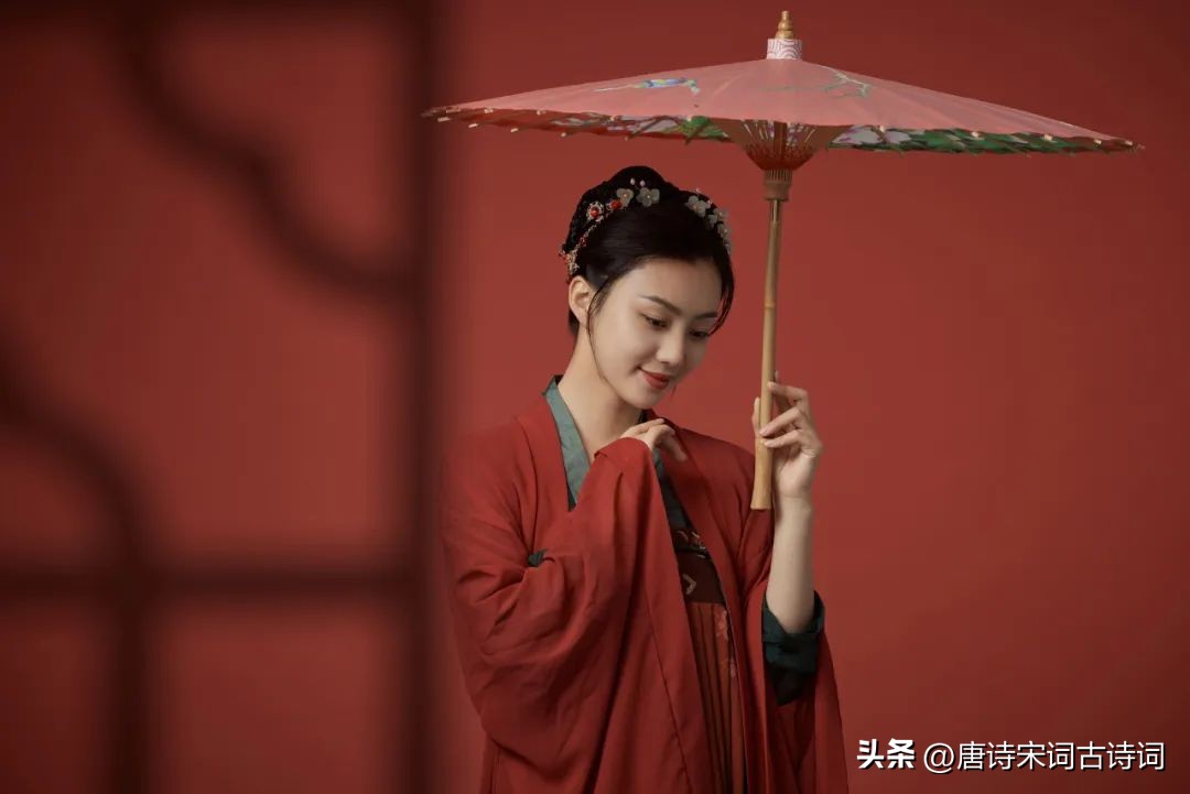 一梳千万丝，二梳万千意