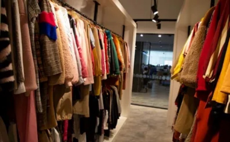 一直在亏钱的人,一直在赚钱却还是很穷