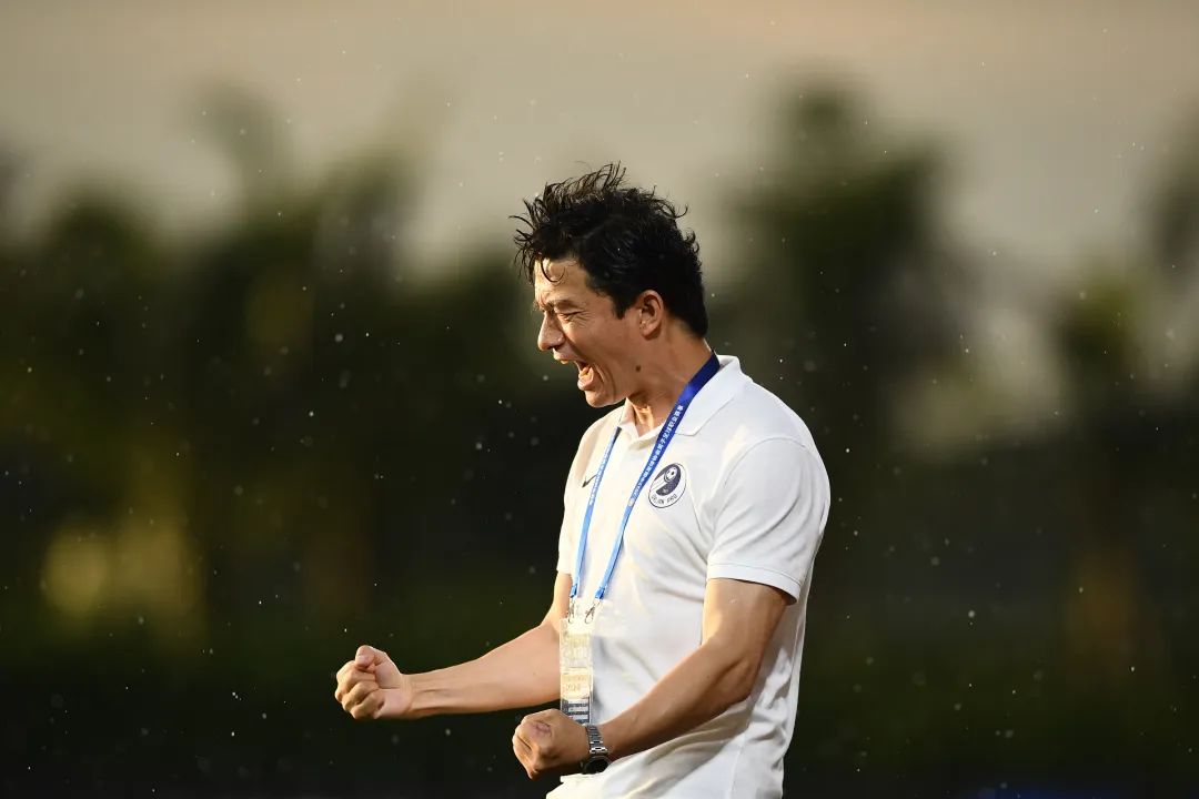 谢晖采访王健林,谢晖采访武磊完整版