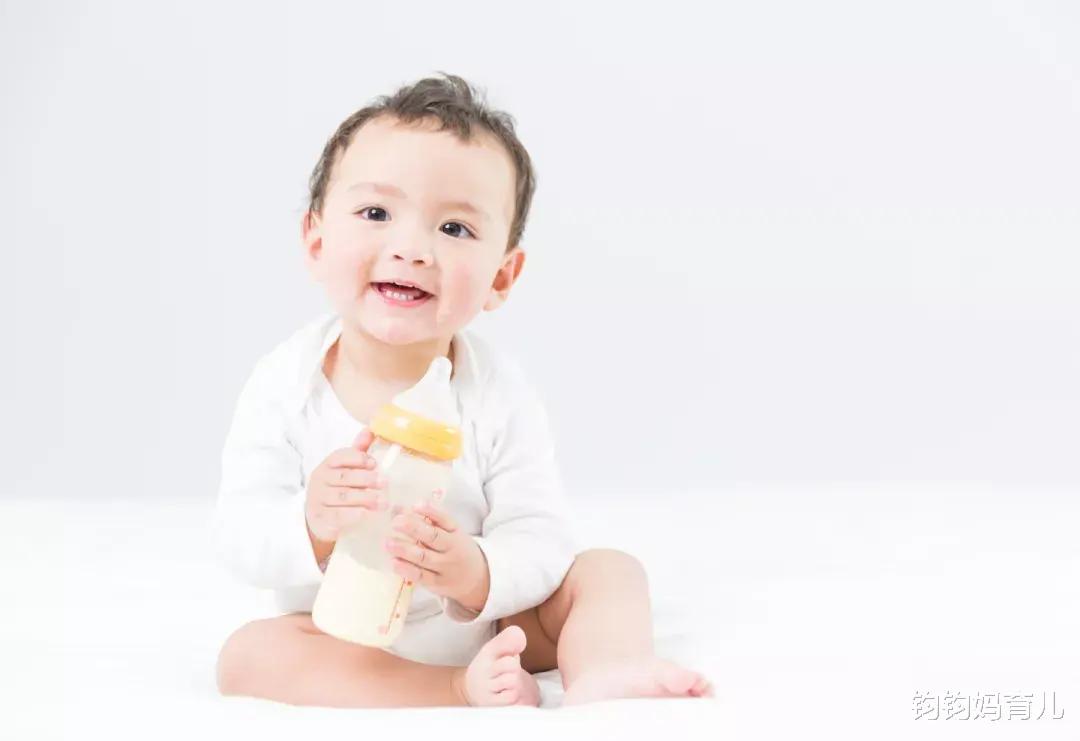 宝宝呛奶怎么做呢,宝宝呛奶咳嗽要紧吗