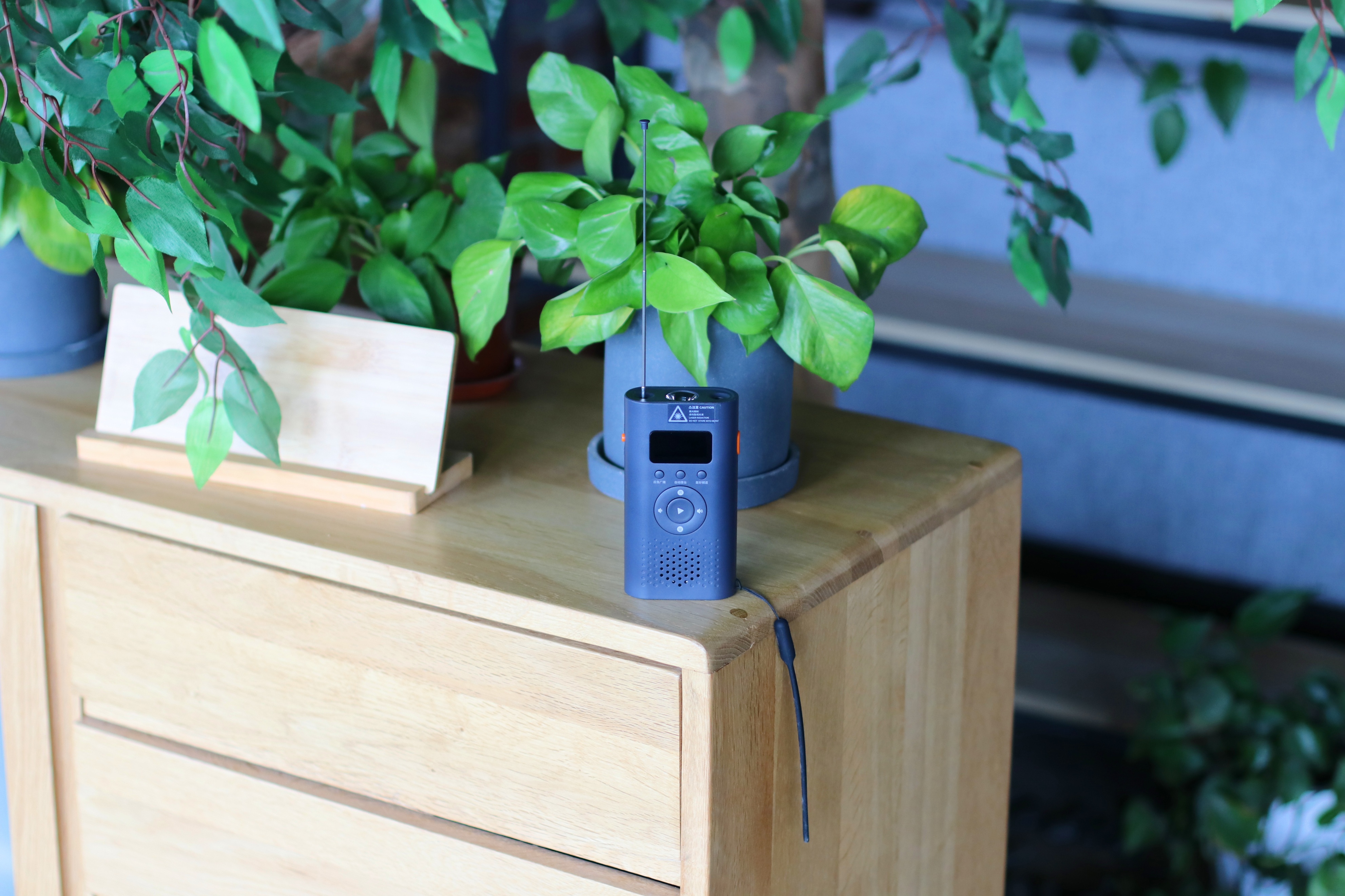 自带“触发报警”,可手摇自我充电,小米有品上架*合六**一应急宝