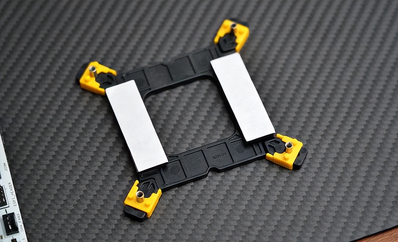 双11装机汇报：13700KF+七彩虹Z790+骨伽天吴T5水冷投入1个W