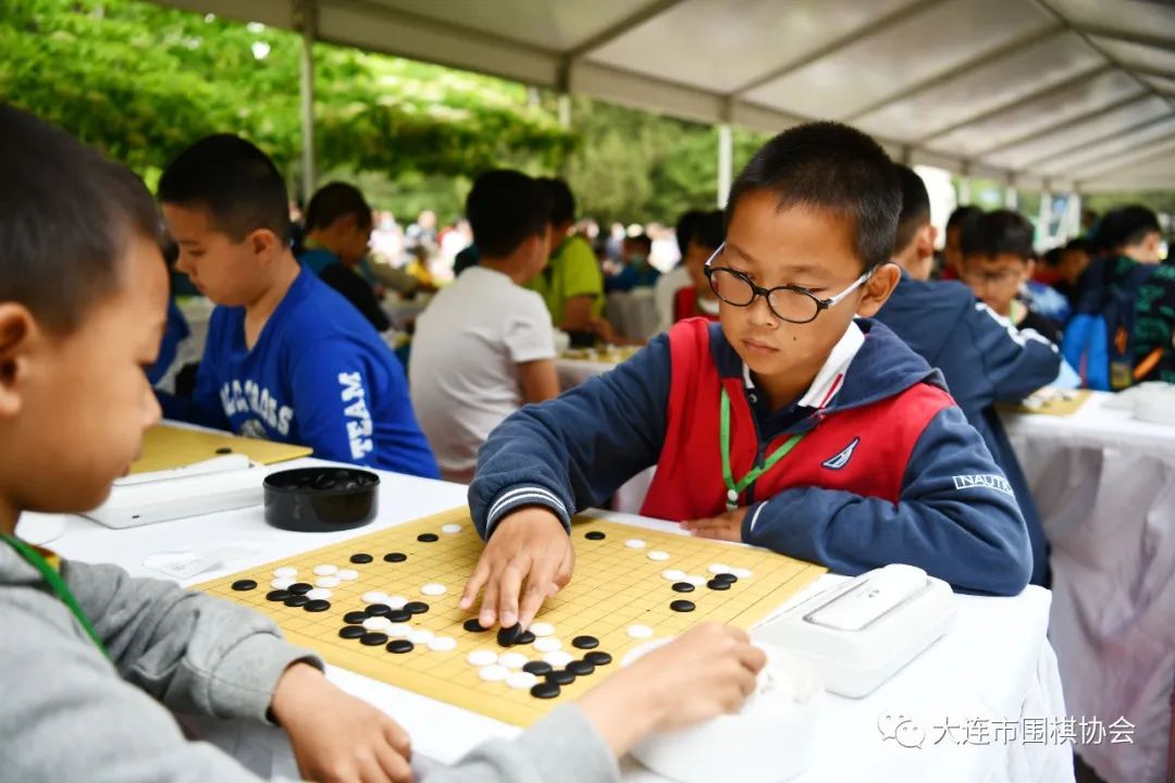 槐香四溢沁入八荒,槐香四溢