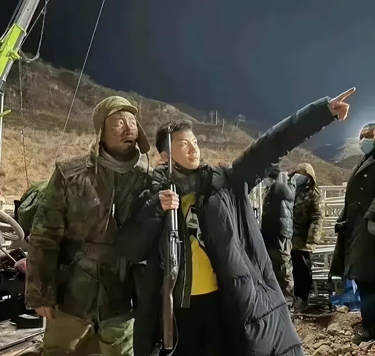 被时代洪流裹挟年轻人,被流量裹挟