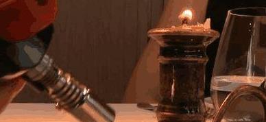 吃面包还要蘸“蜡烛油”，尝一口连烛芯都舔了，真是服了巴基斯坦