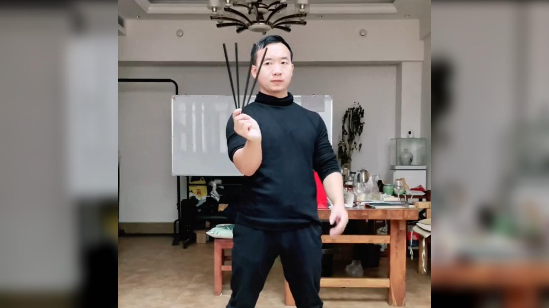 东方不败的飞针绝技和飞牌,飞针飞牌东方不败