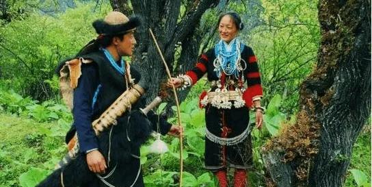 五十六个民族服饰一览,五十六个民族服饰傈僳族