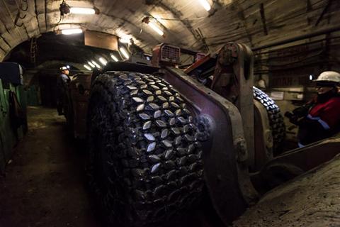 飞越俄罗斯上空,世界目前最大的钻石矿