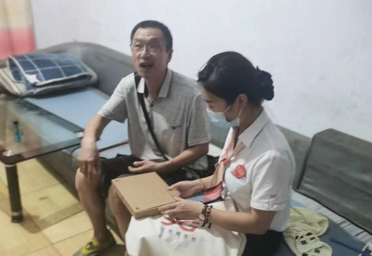 弘扬敬老新风尚守护群众钱袋子——记山东联通“服务之星”梁霞